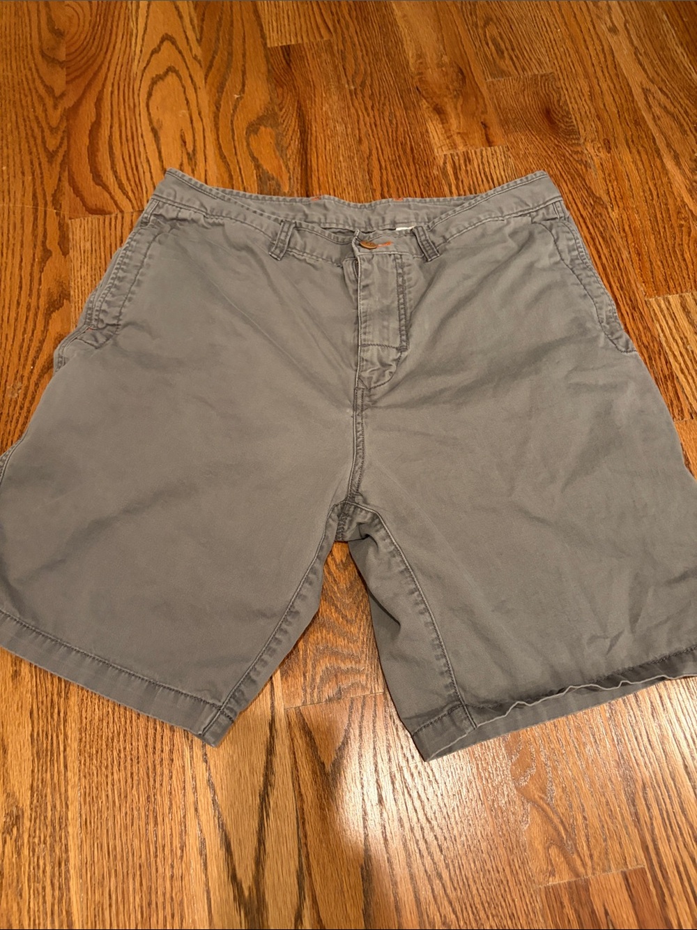 Tommy Bahama Men's Gray Flat-Front Casual Shorts